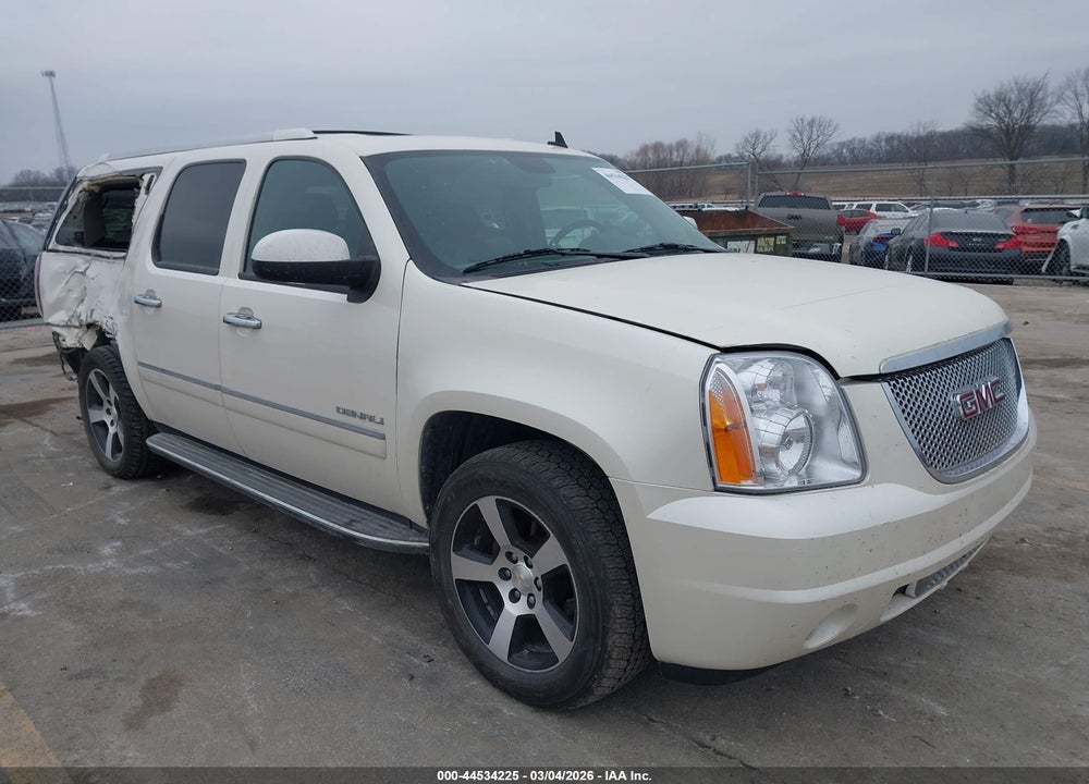 2011 GMC YUKON XL 1500 DENALI VIN: 1GKS2MEF1BR302715