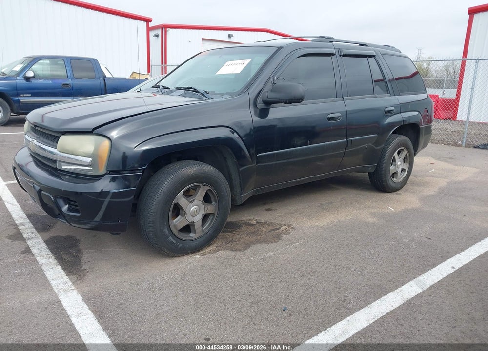 2005 CHEVROLET TRAILBLAZER LS VIN: 1GNDS13S852221444