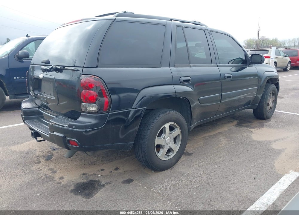 2005 CHEVROLET TRAILBLAZER LS VIN: 1GNDS13S852221444