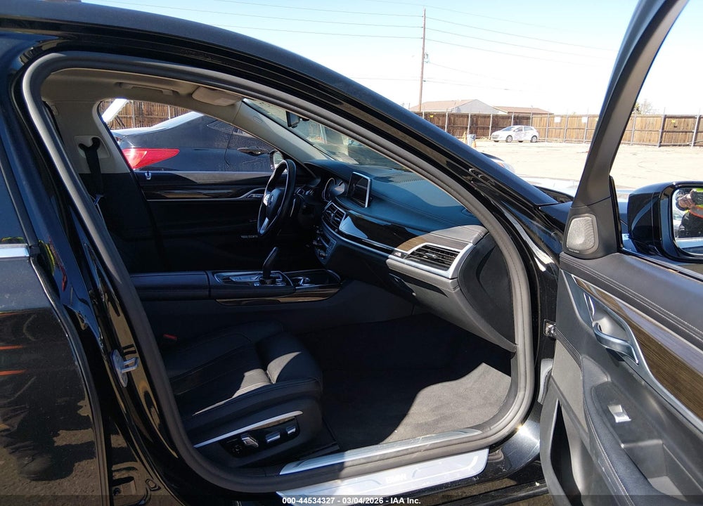2017 BMW 740I VIN: WBA7E2C55HG739223