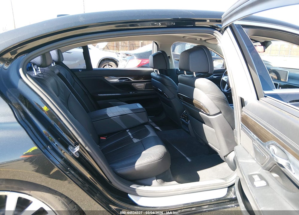2017 BMW 740I VIN: WBA7E2C55HG739223