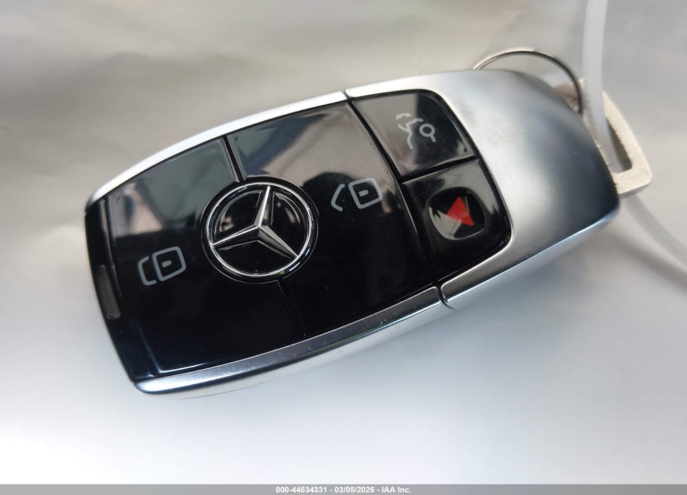 2018 MERCEDES-BENZ E 300 VIN: WDDZF4JB7JA372885