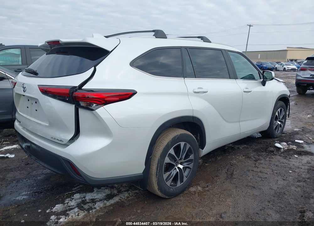 2023 TOYOTA HIGHLANDER XLE VIN: 5TDKDRBH6PS044984