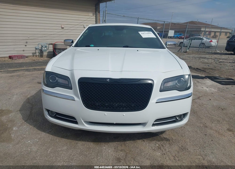 2011 CHRYSLER 300C VIN: 2C3CA6CT2BH580390
