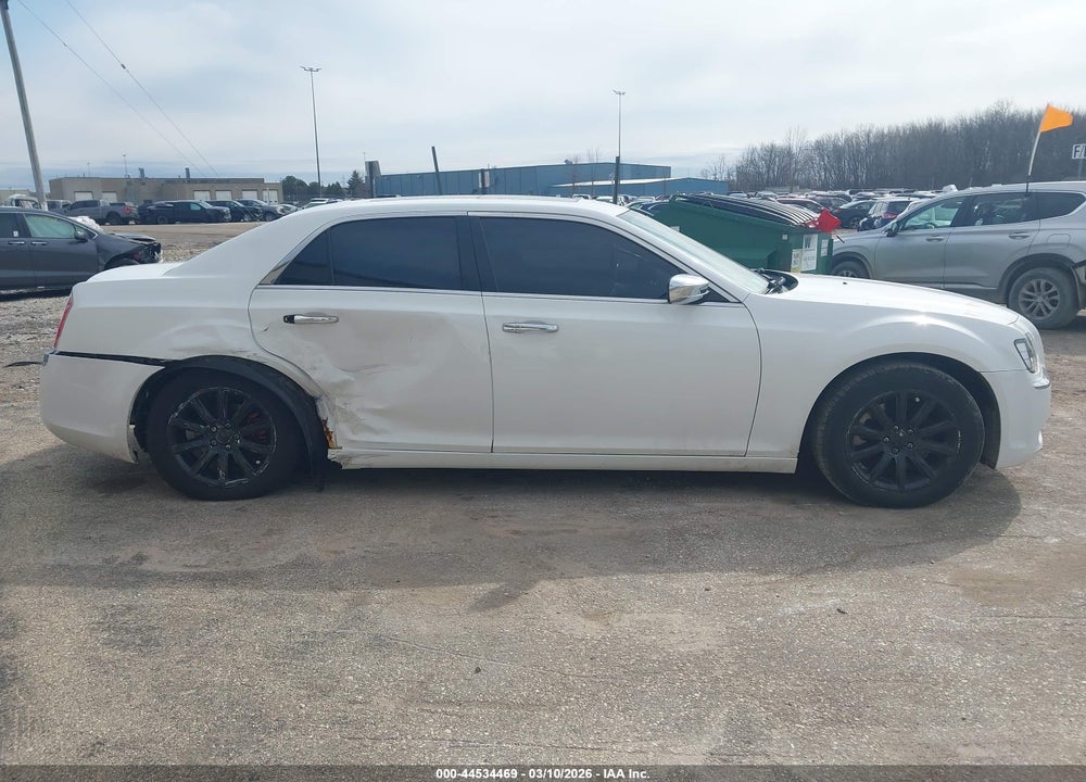 2011 CHRYSLER 300C VIN: 2C3CA6CT2BH580390