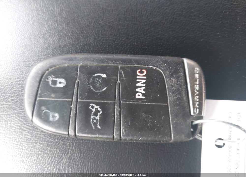 2011 CHRYSLER 300C VIN: 2C3CA6CT2BH580390