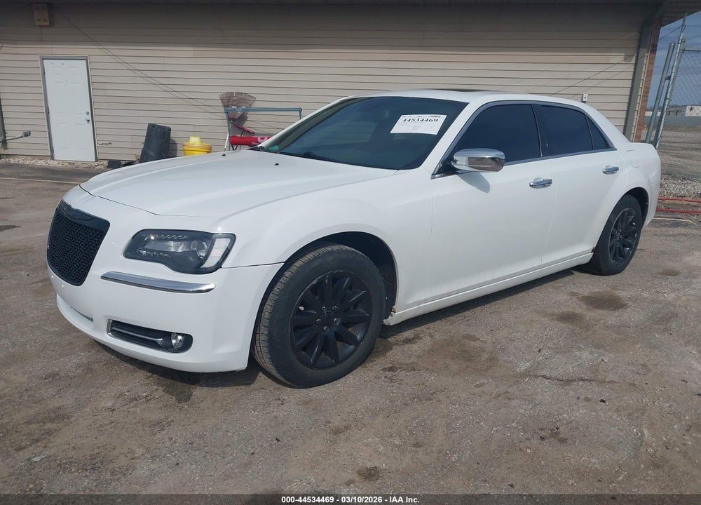 2011 CHRYSLER 300C VIN: 2C3CA6CT2BH580390