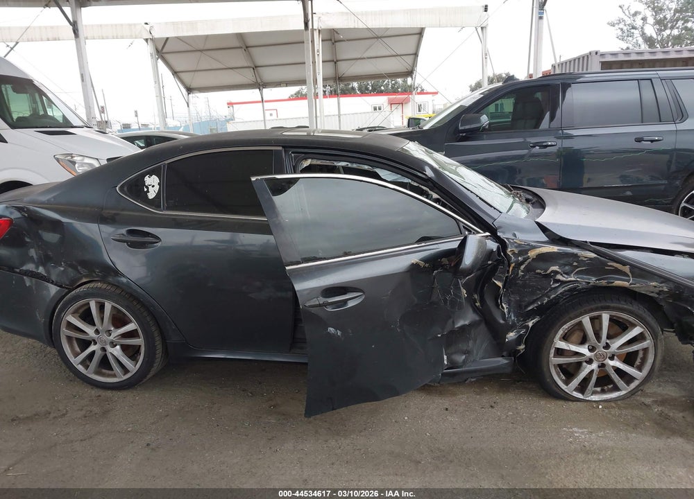 2006 LEXUS IS 350 VIN: JTHBE262762001088