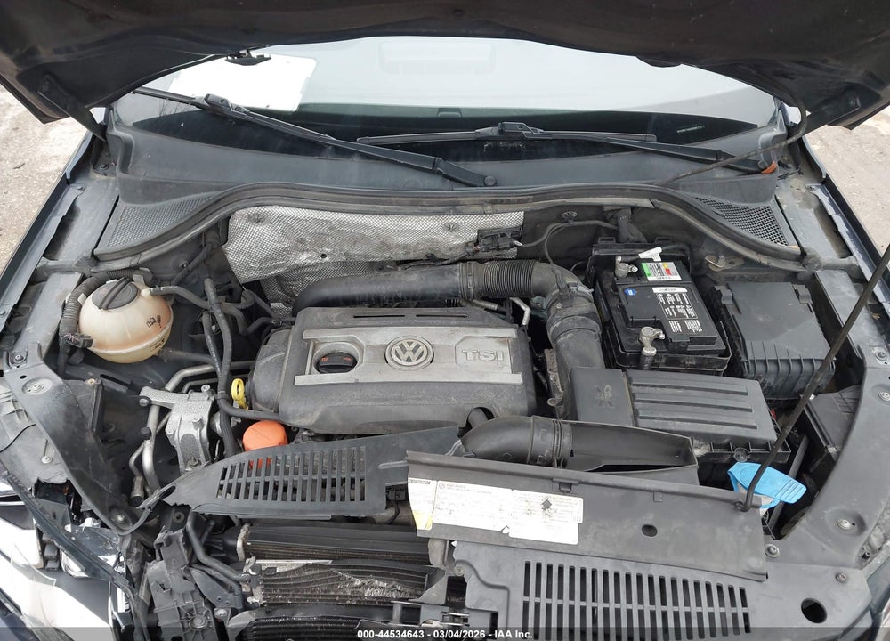 2016 VOLKSWAGEN TIGUAN SE VIN: WVGBV7AX9GW577272