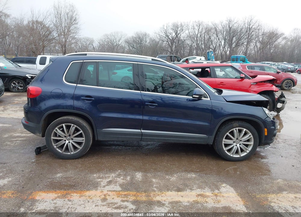 2016 VOLKSWAGEN TIGUAN SE VIN: WVGBV7AX9GW577272