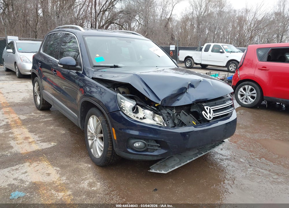 2016 VOLKSWAGEN TIGUAN SE VIN: WVGBV7AX9GW577272