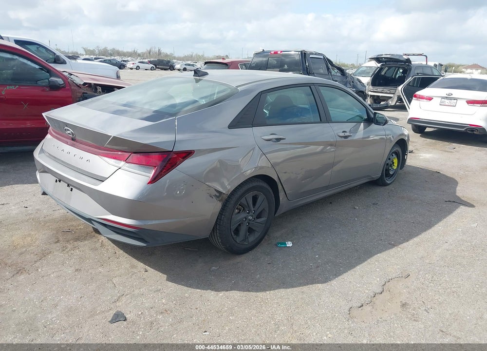 2021 HYUNDAI ELANTRA SEL VIN: KMHLS4AG9MU132517