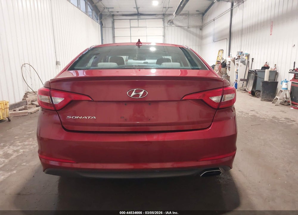 2015 HYUNDAI SONATA SE VIN: 5NPE24AF4FH183621