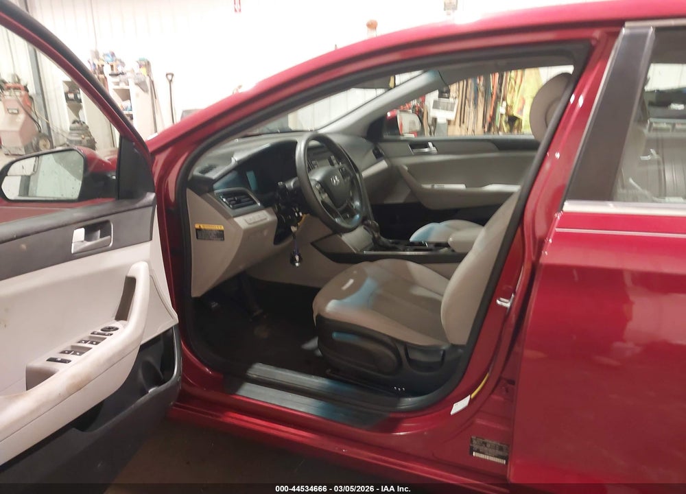 2015 HYUNDAI SONATA SE VIN: 5NPE24AF4FH183621