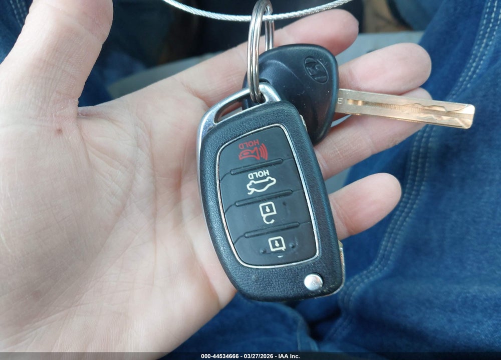 2015 HYUNDAI SONATA SE VIN: 5NPE24AF4FH183621