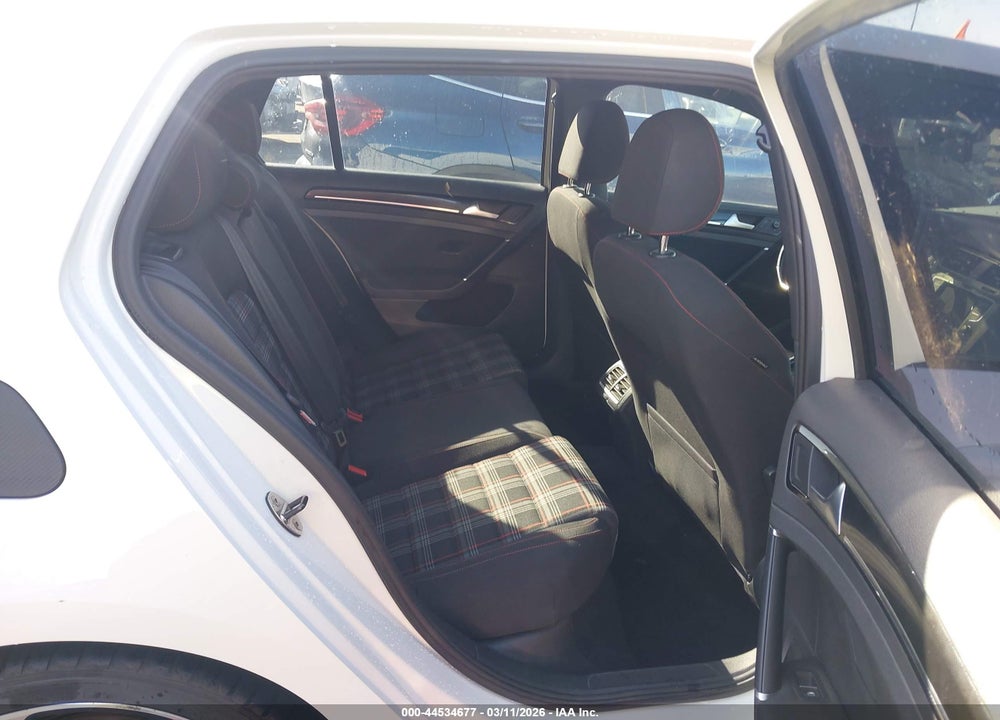 2015 VOLKSWAGEN GOLF GTI 2.0T S 4-DOOR VIN: 3VW5T7AUXFM026339
