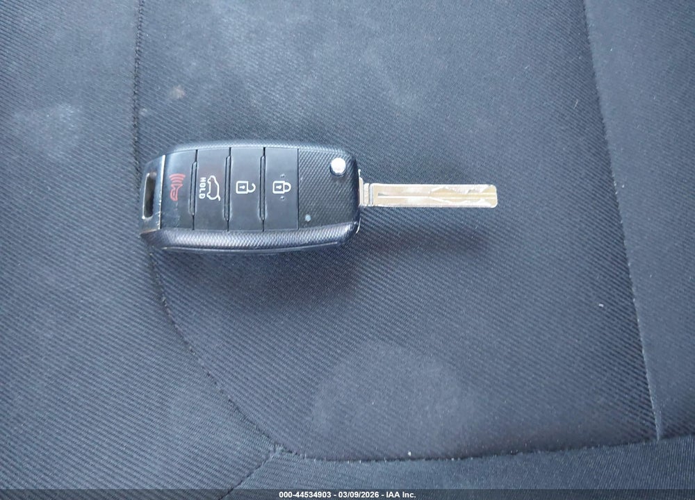 2014 KIA SOUL + VIN: KNDJP3A53E7031754