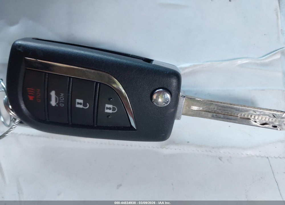 2022 TOYOTA CAMRY LE VIN: 4T1C11AK0NU044477