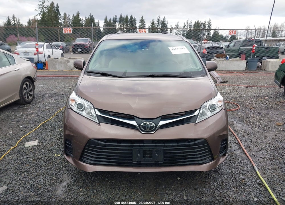 2018 TOYOTA SIENNA LE 8 PASSENGER VIN: 5TDKZ3DC9JS917540