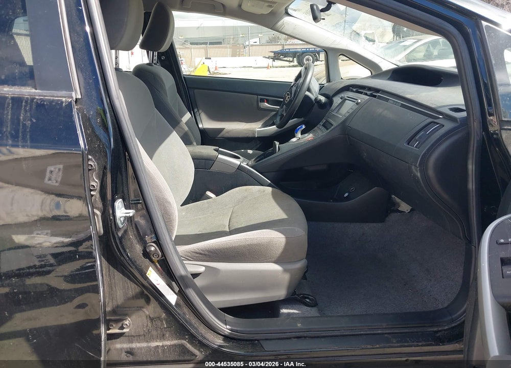 2014 TOYOTA PRIUS THREE VIN: JTDKN3DU9E1744643