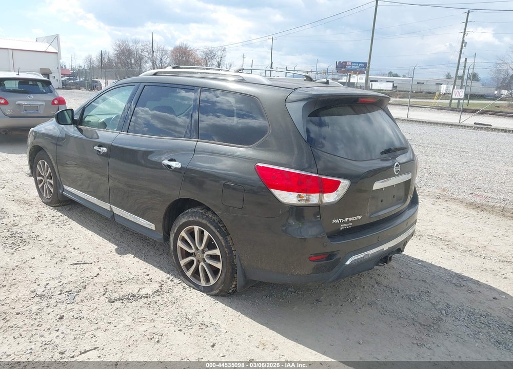 2015 NISSAN PATHFINDER SL VIN: 5N1AR2MN4FC625323