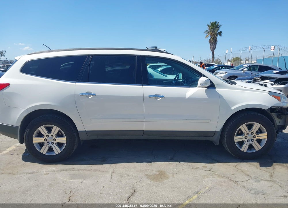 2011 CHEVROLET TRAVERSE 1LT VIN: 1GNKRGED3BJ207909