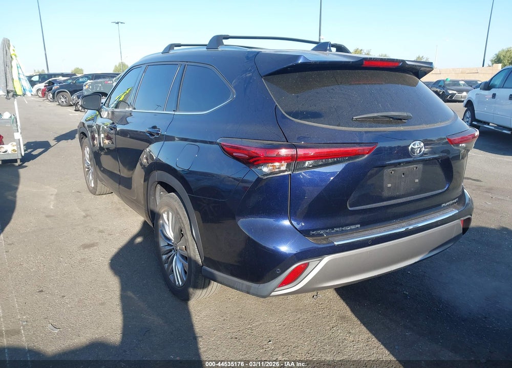 2022 TOYOTA HIGHLANDER PLATINUM VIN: 5TDFZRAH5NS128151
