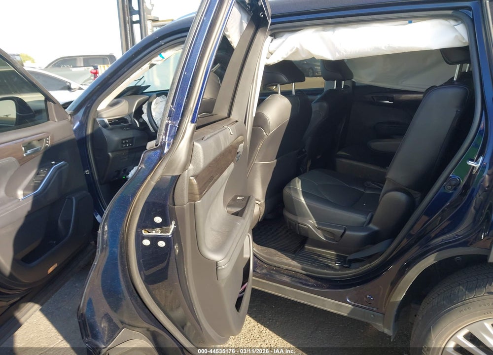 2022 TOYOTA HIGHLANDER PLATINUM VIN: 5TDFZRAH5NS128151