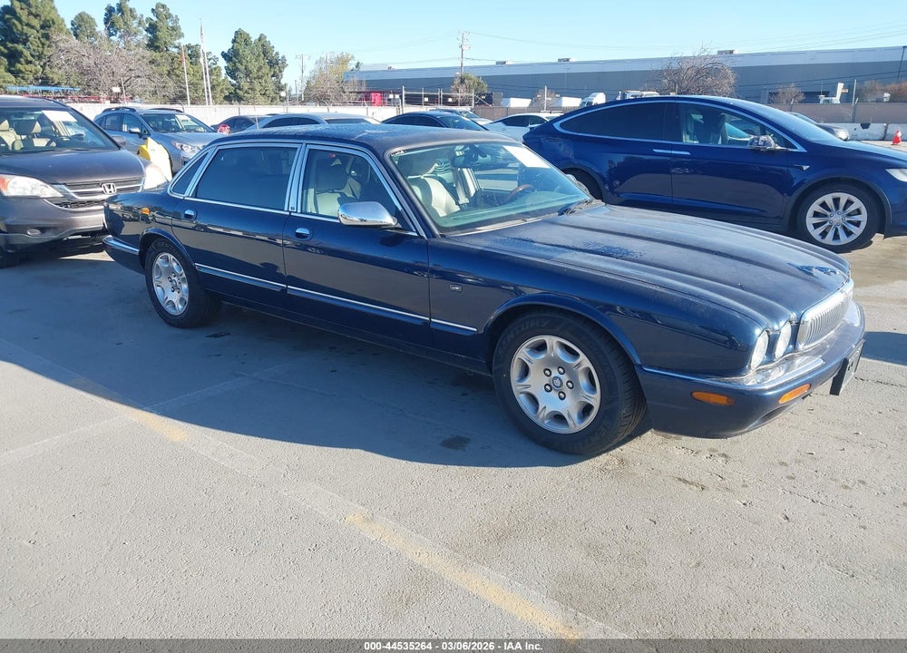 2001 JAGUAR XJ8 VANDEN PLAS VIN: SAJDA24CX1LF32147