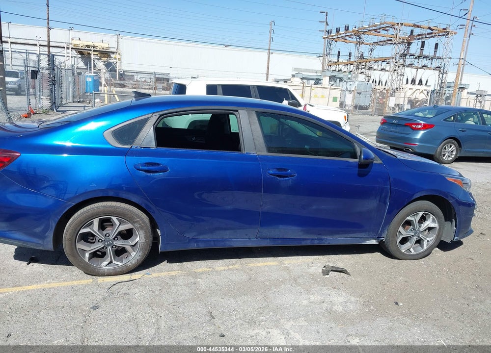 2019 KIA FORTE LXS VIN: 3KPF24AD7KE096538