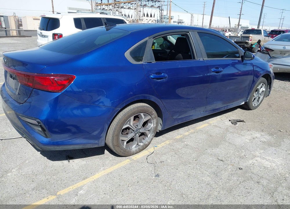 2019 KIA FORTE LXS VIN: 3KPF24AD7KE096538