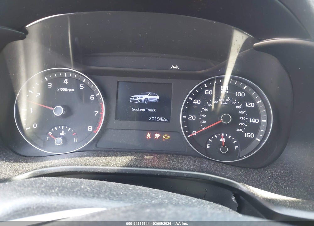 2019 KIA FORTE LXS VIN: 3KPF24AD7KE096538