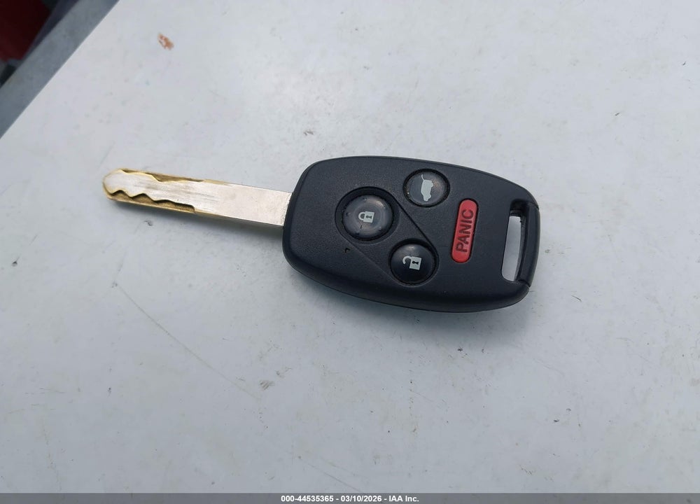2011 HONDA PILOT LX VIN: 5FNYF4H23BB025638