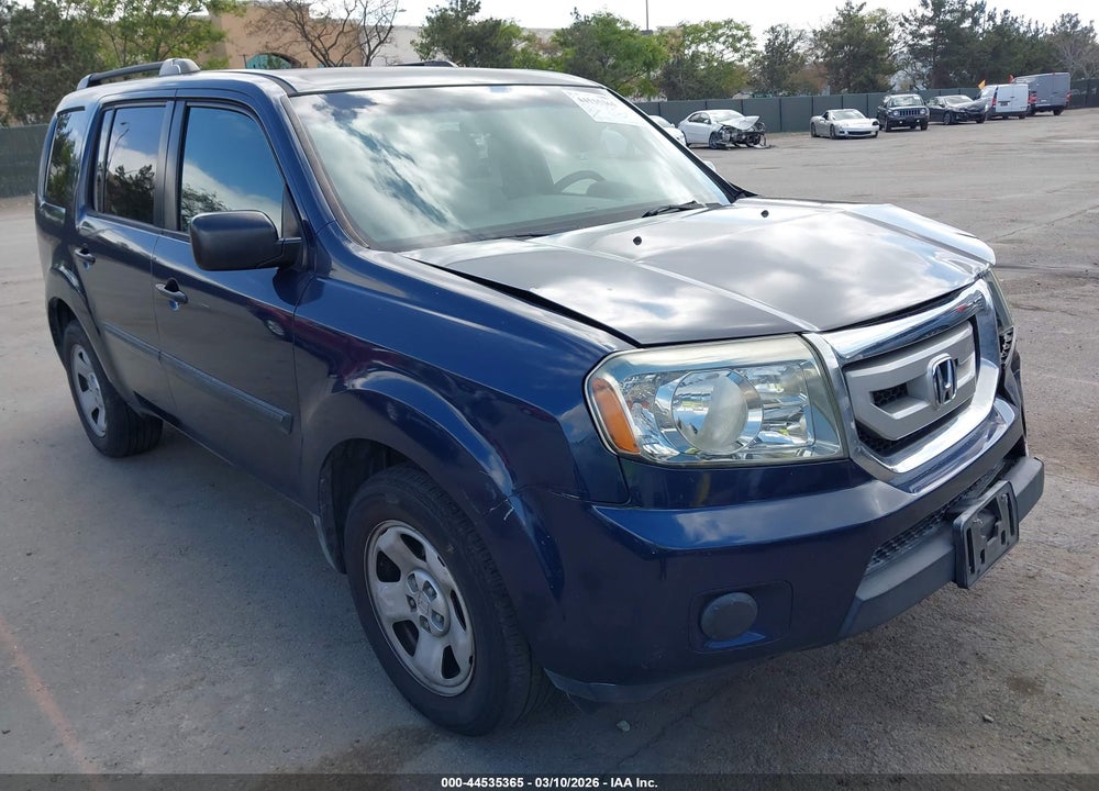 2011 HONDA PILOT LX VIN: 5FNYF4H23BB025638