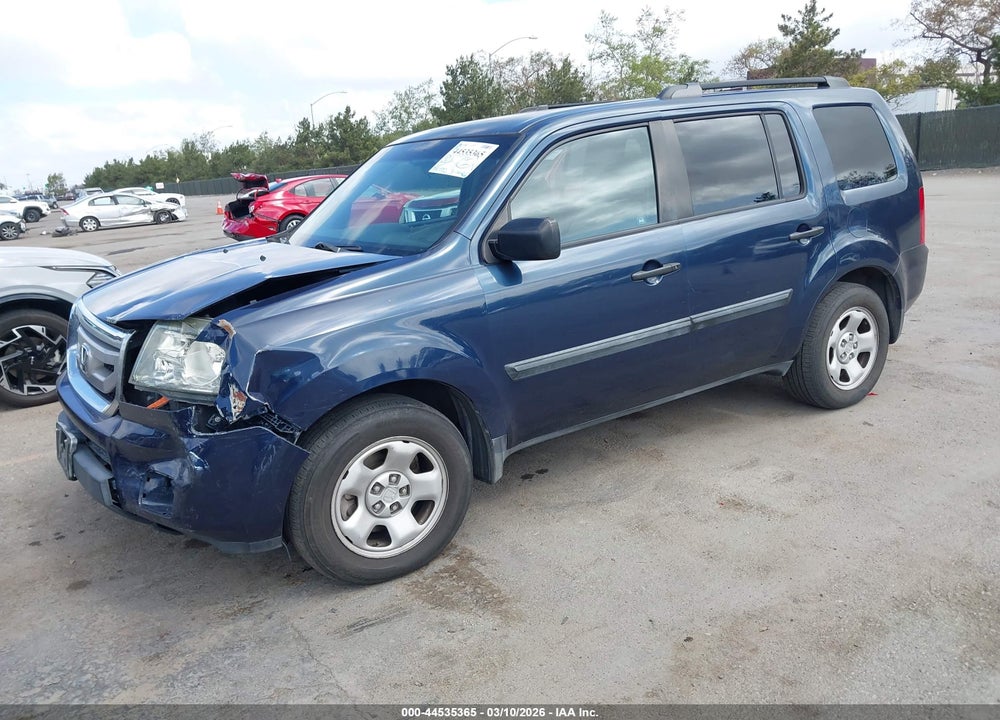 2011 HONDA PILOT LX VIN: 5FNYF4H23BB025638