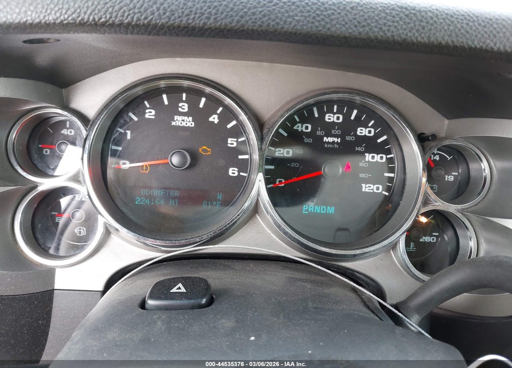 2013 CHEVROLET SILVERADO 1500 LT VIN: 3GCPCSE03DG370130