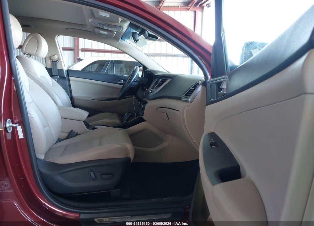 2016 HYUNDAI TUCSON LIMITED VIN: KM8J33A25GU093481