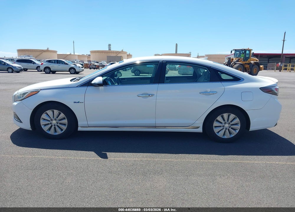 2017 HYUNDAI SONATA HYBRID SE VIN: KMHE24L33HA065438