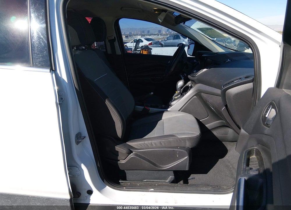 2015 FORD ESCAPE SE VIN: 1FMCU0G95FUC89220