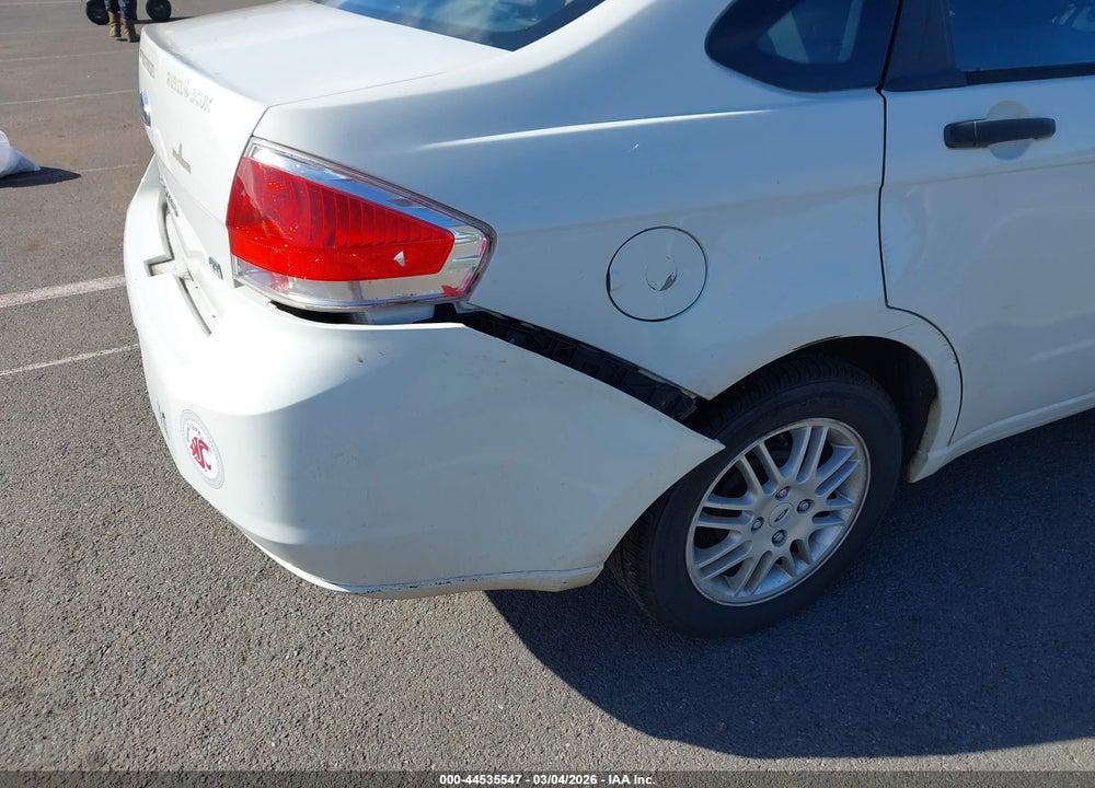 2011 FORD FOCUS VIN: 1FAHP3FN1BW198323