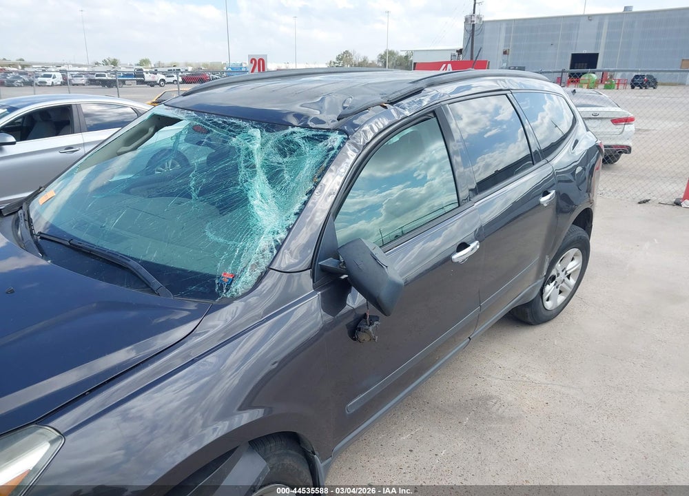 2014 CHEVROLET TRAVERSE LS VIN: 1GNKRFKD2EJ245280