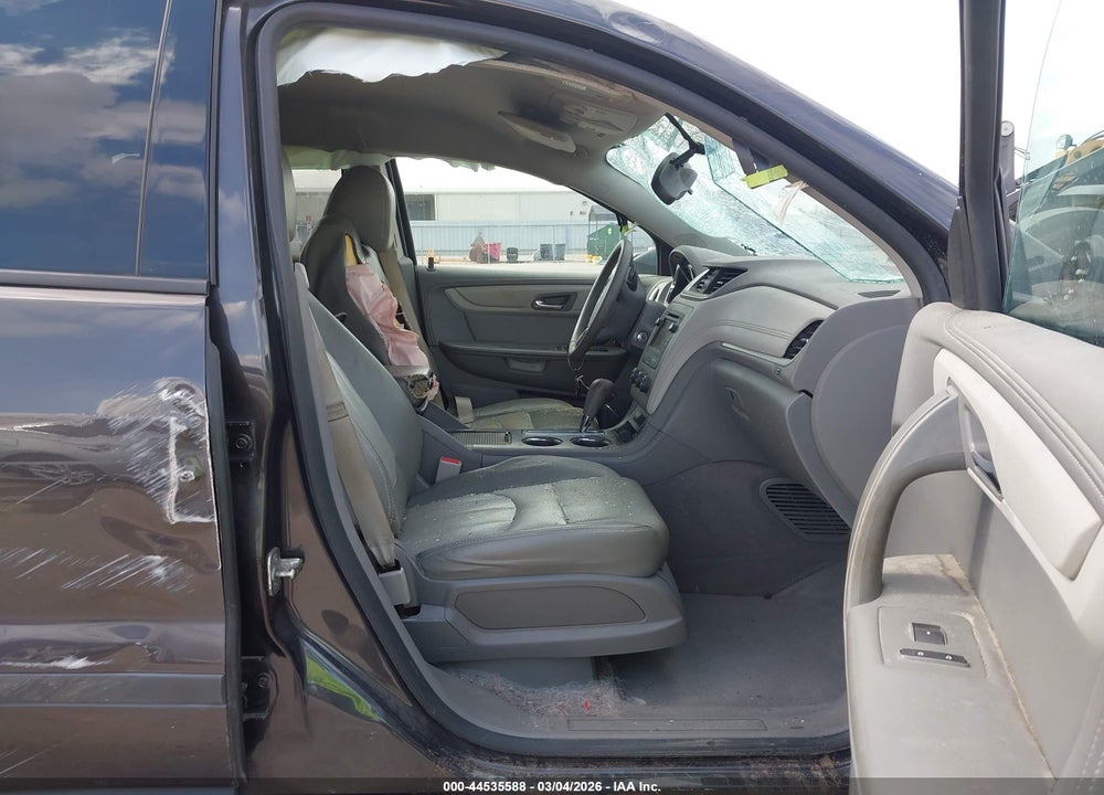 2014 CHEVROLET TRAVERSE LS VIN: 1GNKRFKD2EJ245280