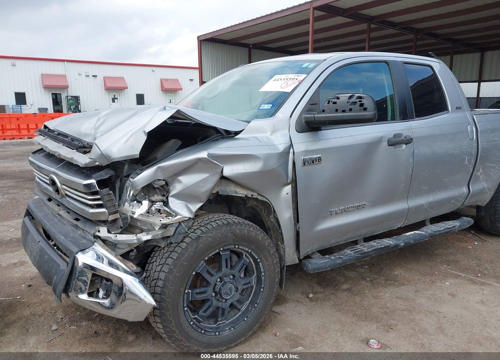 2016 TOYOTA TUNDRA SR5 5.7L V8 VIN: 5TFUW5F10GX527146