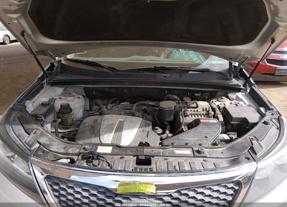 2011 KIA SORENTO LX V6 VIN: 5XYKT4A24BG136457