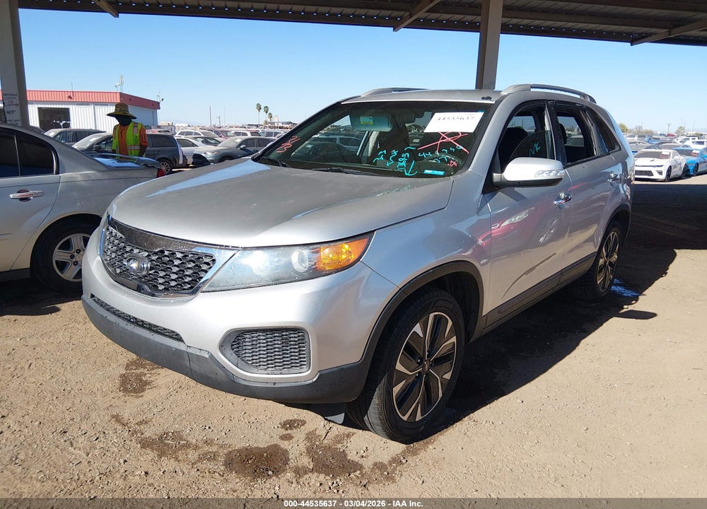 2011 KIA SORENTO LX V6 VIN: 5XYKT4A24BG136457