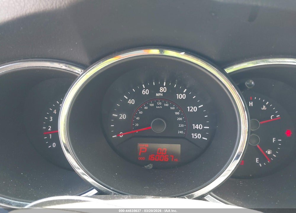 2011 KIA SORENTO LX V6 VIN: 5XYKT4A24BG136457