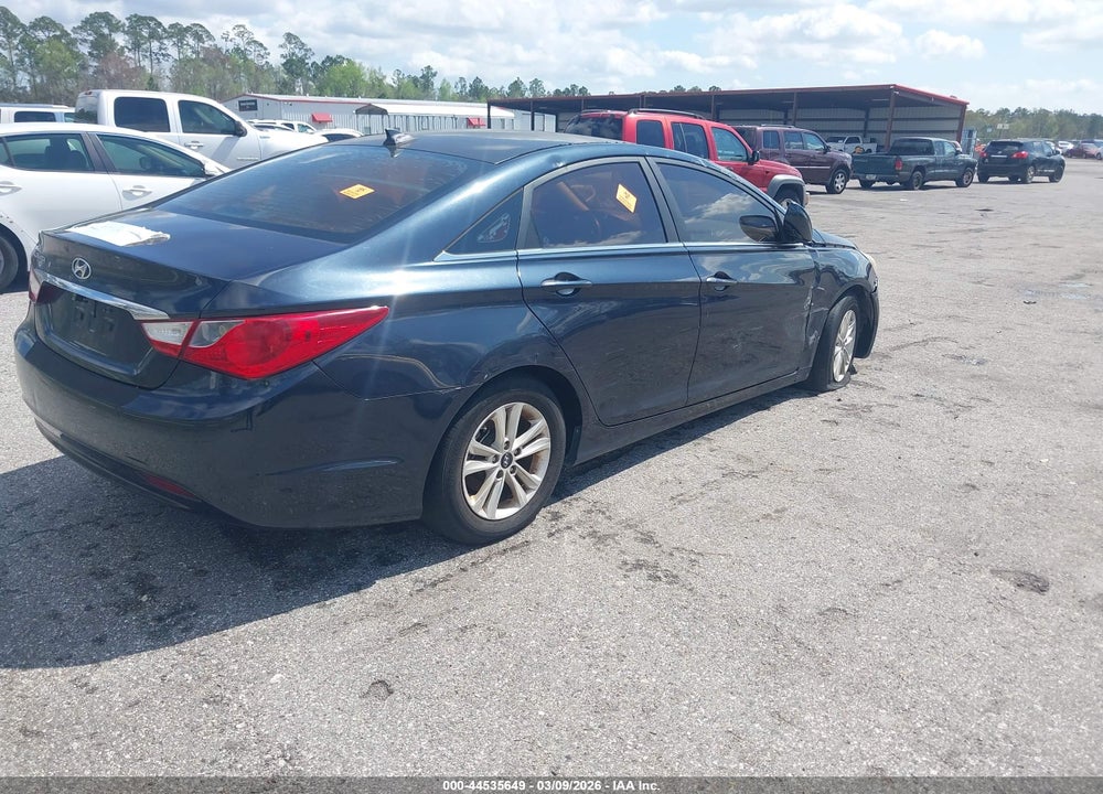 2013 HYUNDAI SONATA GLS VIN: 5NPEB4AC4DH620052
