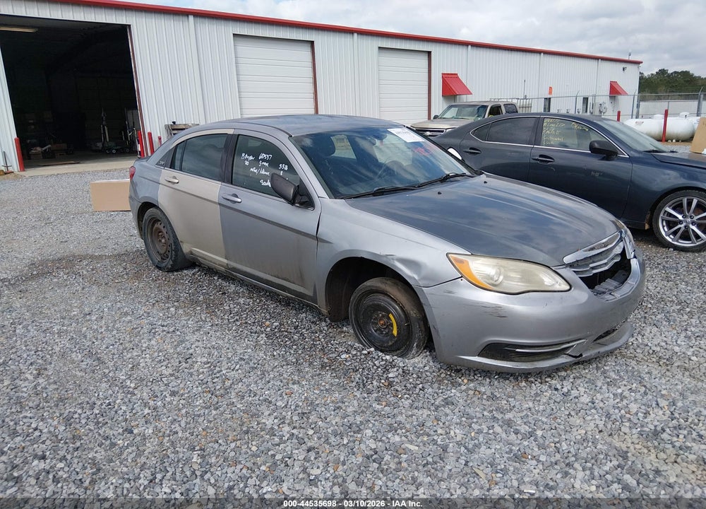 2013 CHRYSLER 200 LX VIN: 1C3CCBAB3DN647537