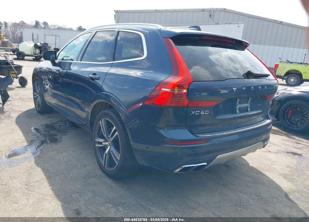 2019 VOLVO XC60 T5 MOMENTUM VIN: LYV102DK8KB250619