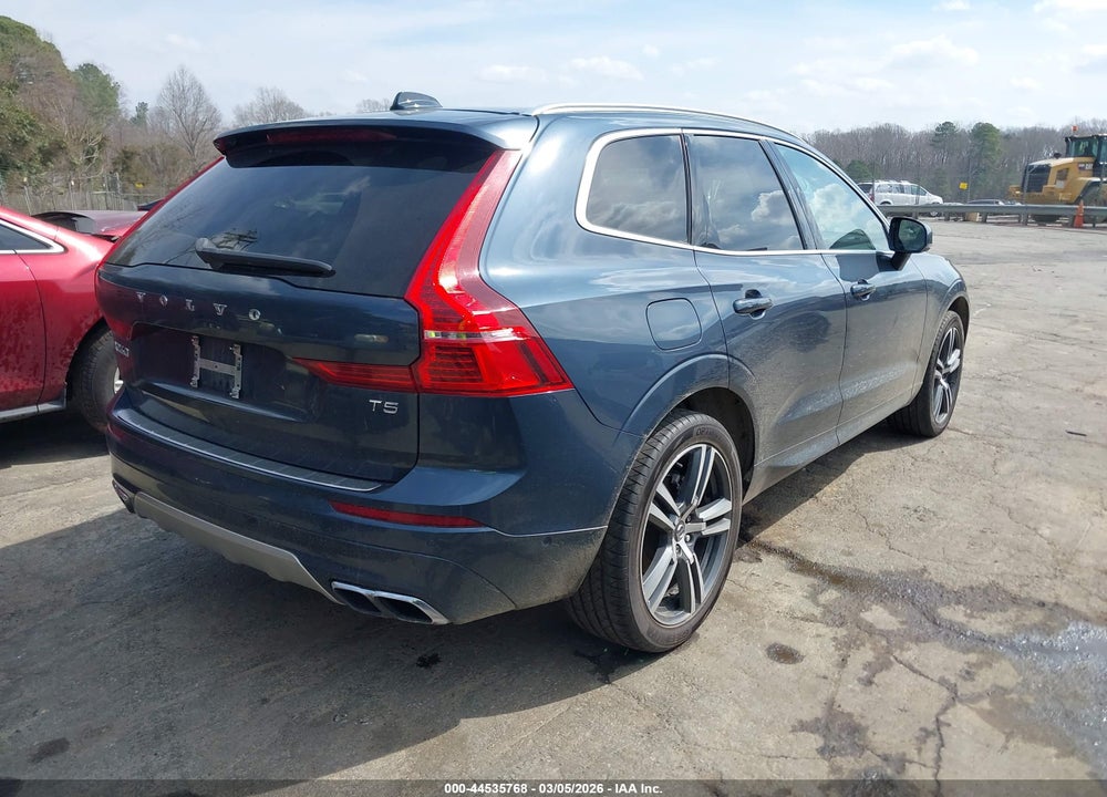 2019 VOLVO XC60 T5 MOMENTUM VIN: LYV102DK8KB250619